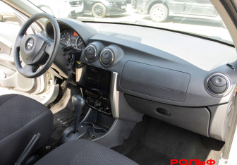Подержанный автомобиль Nissan Almera Sedan 2014 года (7 фото)