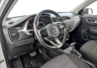 Подержанный автомобиль Kia Rio Sedan 2021 года (16 фото)