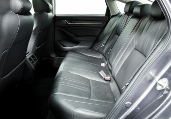 Подержанный автомобиль Honda Accord Sedan 2019 года (12 фото)