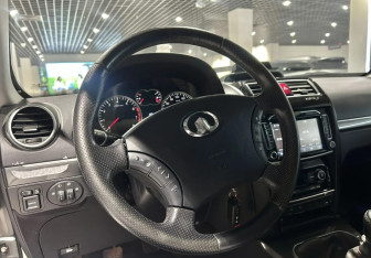 Подержанный автомобиль Great Wall Hover H3 2014 года (12 фото)