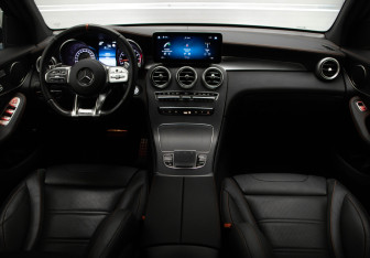 Подержанный автомобиль Mercedes-Benz GLC AMG 2021 года (8 фото)