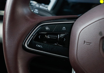 Подержанный автомобиль Geely Monjaro 2023 года (34 фото)