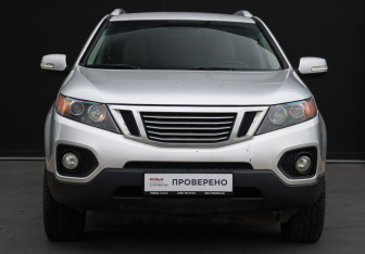 Подержанный автомобиль Kia Sorento 2011 года (2 фото)
