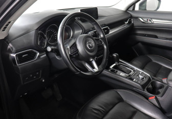 Подержанный автомобиль Mazda CX-5 2020 года (10 фото)