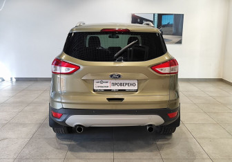 Подержанный автомобиль Ford Kuga 2013 года (6 фото)