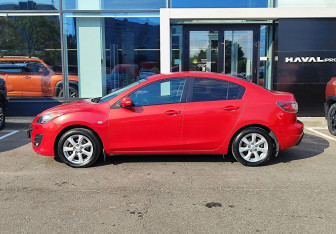 Подержанный автомобиль Mazda 3 Sedan 2011 года (8 фото)