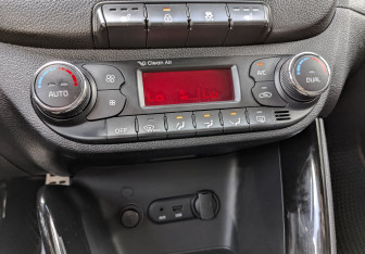 Подержанный автомобиль Kia Ceed Hatchback 2013 года (20 фото)