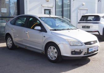 Подержанный автомобиль Ford Focus Hatchback 2007 года (3 фото)