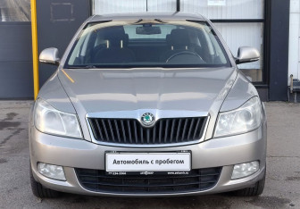 Подержанный автомобиль Skoda Octavia Liftback 2012 года (2 фото)