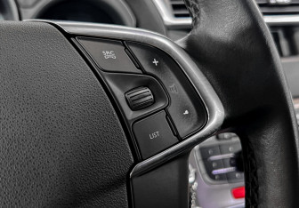 Подержанный автомобиль Citroen C4 Sedan 2015 года (18 фото)