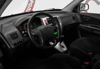 Подержанный автомобиль Hyundai Tucson 2007 года (7 фото)