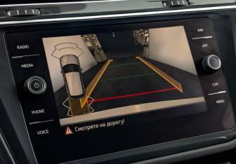 Подержанный автомобиль Volkswagen Tiguan 2021 года (25 фото)