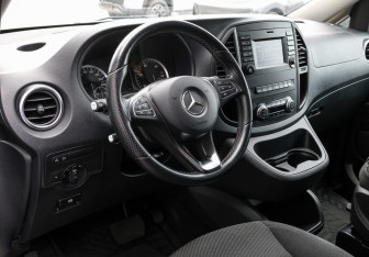 Подержанный автомобиль Mercedes-Benz Vito 2018 года (17 фото)