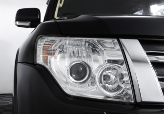 Подержанный автомобиль Mitsubishi Pajero 2014 года (22 фото)