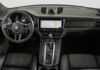 Подержанный автомобиль Porsche Macan 2019 года (6 фото)
