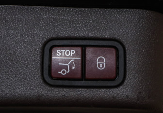 Подержанный автомобиль Mercedes-Benz GLE 2015 года (24 фото)