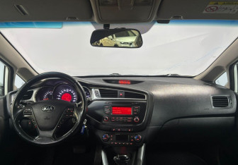 Подержанный автомобиль Kia Ceed Wagon 2016 года (12 фото)