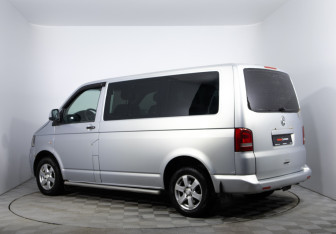 Подержанный автомобиль Volkswagen Caravelle 2010 года (7 фото)