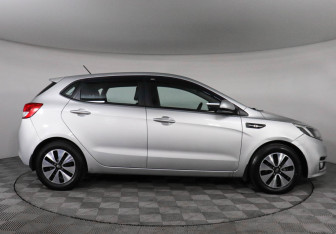 Подержанный автомобиль Kia Rio Hatchback 2015 года (4 фото)