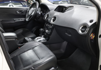 Подержанный автомобиль Renault Koleos 2013 года (11 фото)