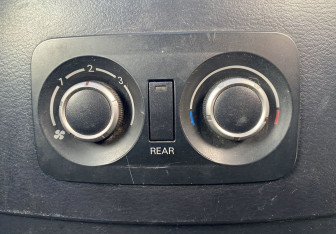 Подержанный автомобиль Mitsubishi Pajero 2008 года (17 фото)