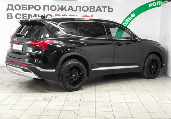 Подержанный автомобиль Hyundai Santa Fe 2022 года (4 фото)