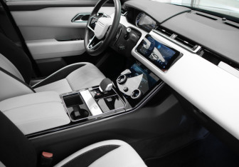 Подержанный автомобиль Land Rover Range Rover Velar 2022 года (27 фото)