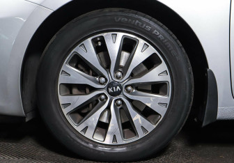 Подержанный автомобиль Kia Ceed Hatchback 2015 года (8 фото)