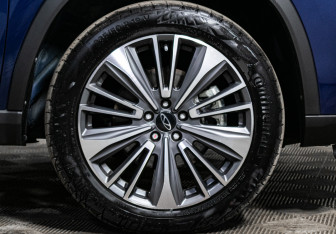 Подержанный автомобиль Chery Tiggo 8 Pro Plug-in Hybrid 2023 года (24 фото)