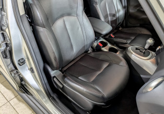 Подержанный автомобиль Nissan Juke 2012 года (23 фото)