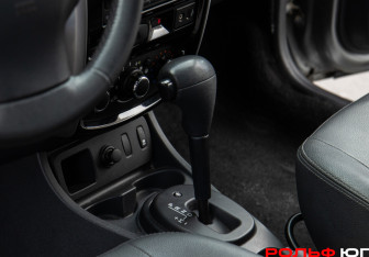Подержанный автомобиль Nissan Terrano 2015 года (11 фото)