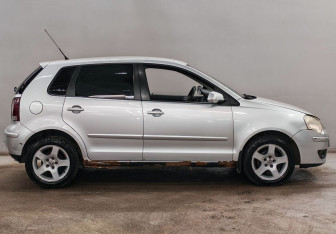 Подержанный автомобиль Volkswagen Polo Hatchback 2008 года (4 фото)