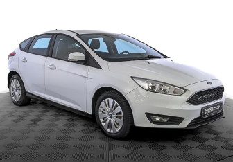Подержанный автомобиль Ford Focus Hatchback 2018 года (3 фото)