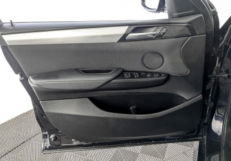 Подержанный автомобиль BMW X4 2018 года (19 фото)