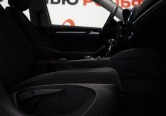 Подержанный автомобиль Audi A3 Hatchback 2013 года (28 фото)