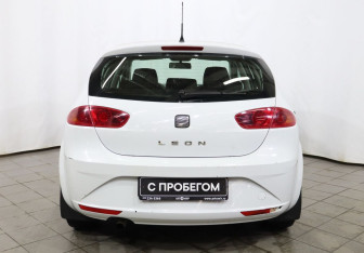 Подержанный автомобиль SEAT Leon Hatchback 2012 года (5 фото)