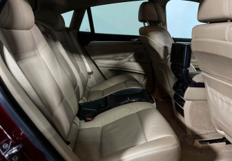 Подержанный автомобиль BMW X6 2009 года (14 фото)