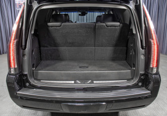 Подержанный автомобиль Cadillac Escalade Suv 2017 года (10 фото)