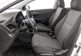 Подержанный автомобиль Hyundai Solaris Sedan 2021 года (19 фото)