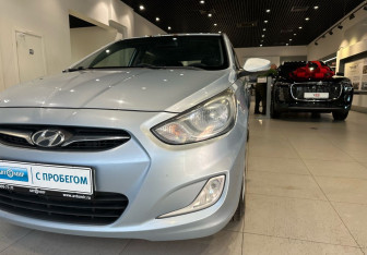 Подержанный автомобиль Hyundai Solaris Hatchback 2012 года (8 фото)