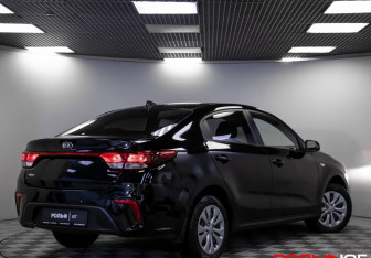 Подержанный автомобиль Nissan Almera Sedan 2006 года (19 фото)