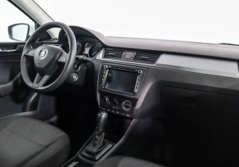 Подержанный автомобиль Skoda Octavia Liftback 2018 года (6 фото)