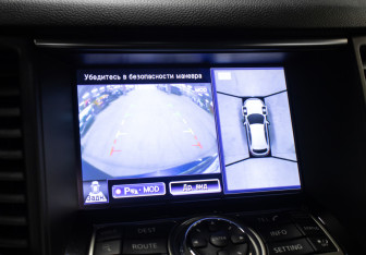 Подержанный автомобиль Infiniti QX70 2013 года (21 фото)