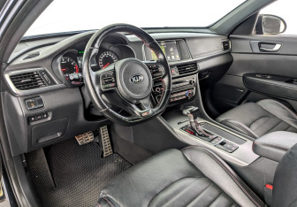 Подержанный автомобиль Kia Optima Sedan 2017 года (16 фото)