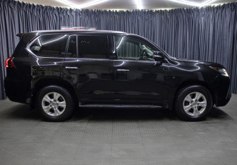 Подержанный автомобиль Lexus LX 2016 года (4 фото)