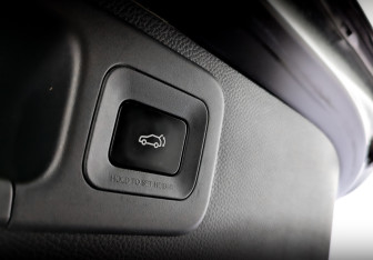 Подержанный автомобиль GAC GS8 2023 года (26 фото)