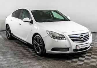 Подержанный автомобиль Opel Insignia Sedan 2013 года (3 фото)