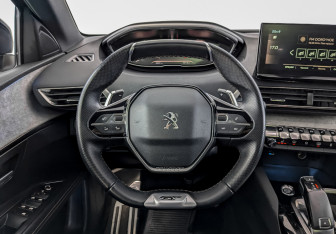Подержанный автомобиль Peugeot 3008 2021 года (22 фото)