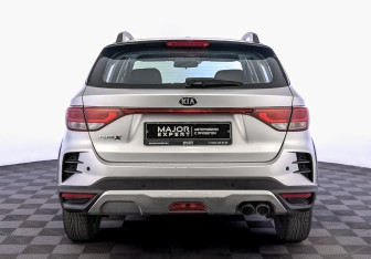 Подержанный автомобиль Kia Rio Hatchback 2021 года (6 фото)
