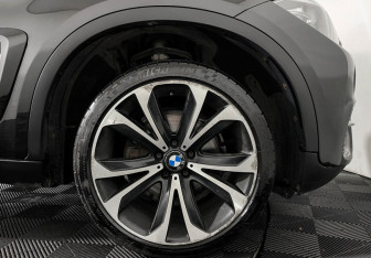 Подержанный автомобиль BMW X6 2016 года (7 фото)